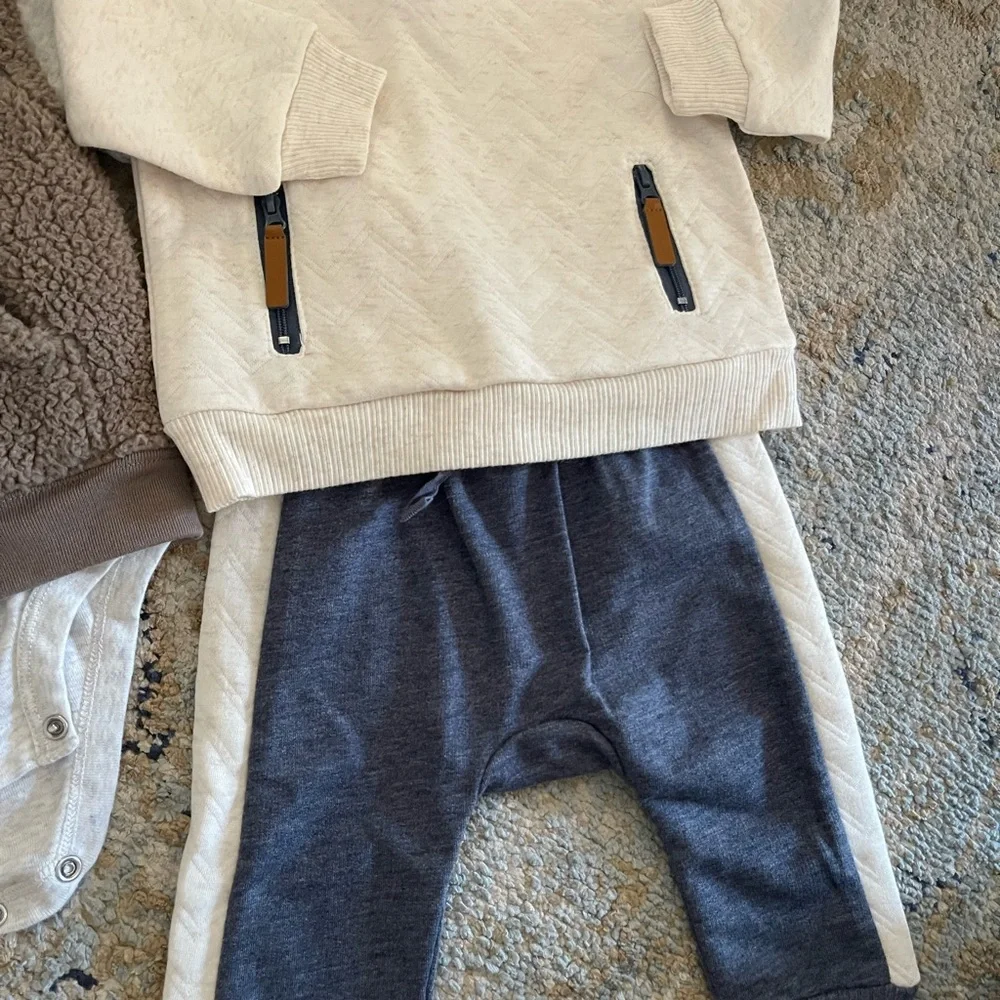 3 Baby Boy Sets - Picture 4 of 4